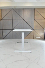 Регулируемый компьютерный стол Bazalt с регулировкой по высоте — столешница МДФ Белый