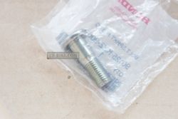 90125-KZZ-900. BOLT, SPROCKET FIXING, 10X31