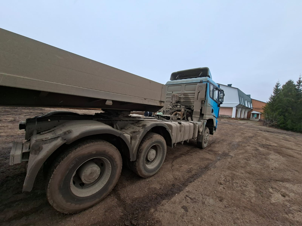 Shacman (Shaanxi) SX* 6x6 Седельный тягач SX42586W385C (Дизельный, 10,8 л, 441 л.с., МТ)