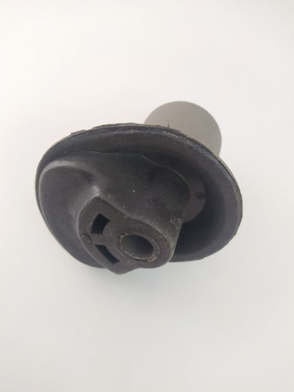 Сайлентблок задней балки A113301025 Chery Amulet, Bonus, Very