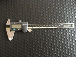 Mitutoyo Штангенциркуль 150 мм