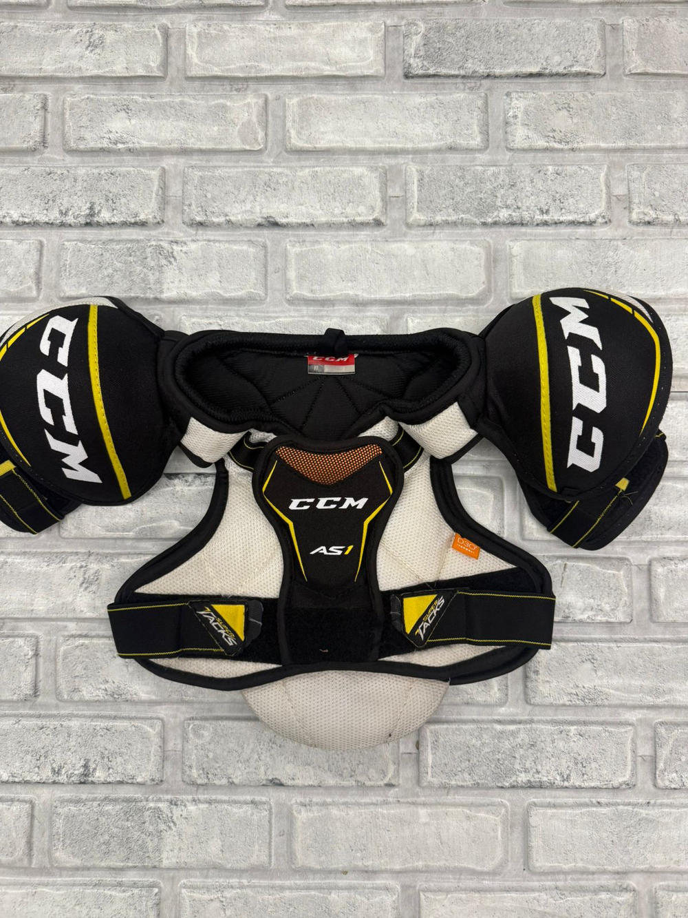 CCM tacks as1 YTH M