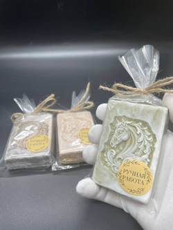 Ароматическое мыло ручной работы гравировка коня