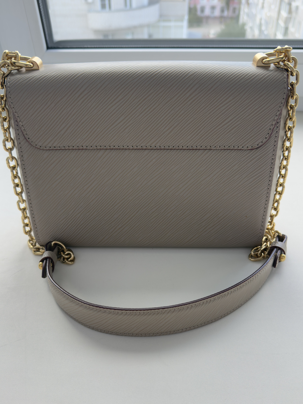 Сумка Louis Vuitton Twist MM