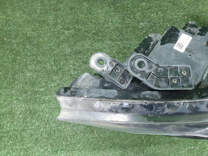 Фара левая Genesis G70 (2017-2021) LED