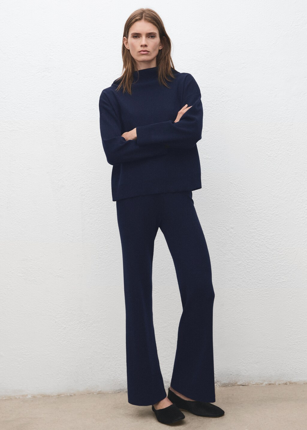 Джемпер с высоким воротом и сборкой