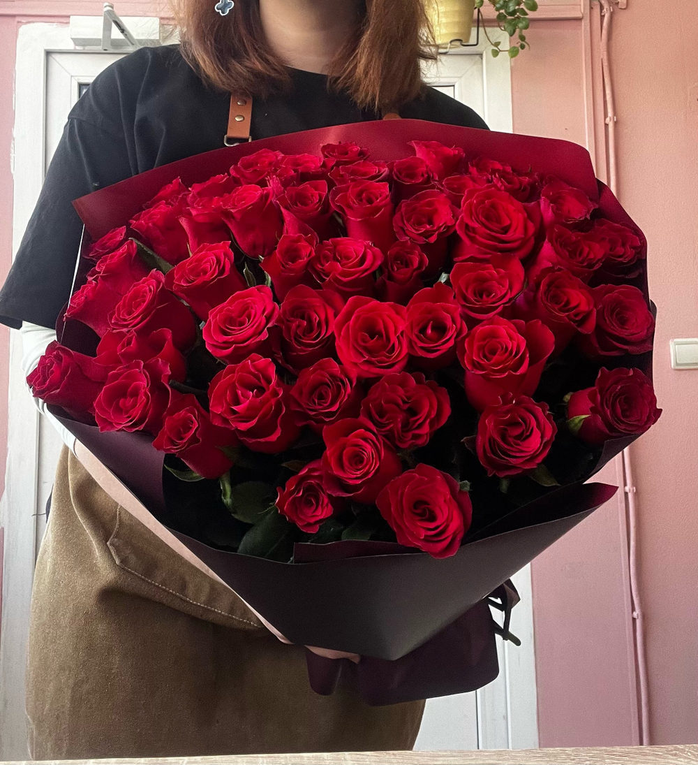 Букет из 51 красной розы 50см