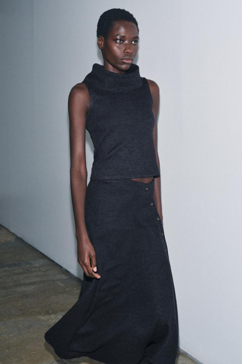 ZARA ТОП В РУБЧИК ИЗ МЯГКОЙ ТКАНИ, ТЕМНО-СЕРЫЙ