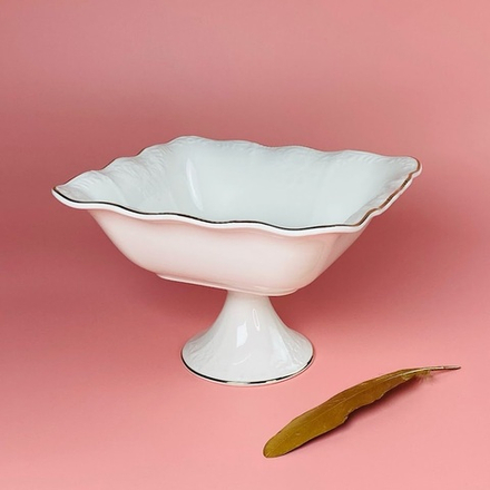 Lenardi 102-149 Квадратная фруктовница 20,5см на ножке АГАТА в под.уп.(х8)Фарфор