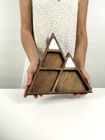 Деревянная менажница из кедра с эпоксидной смолой