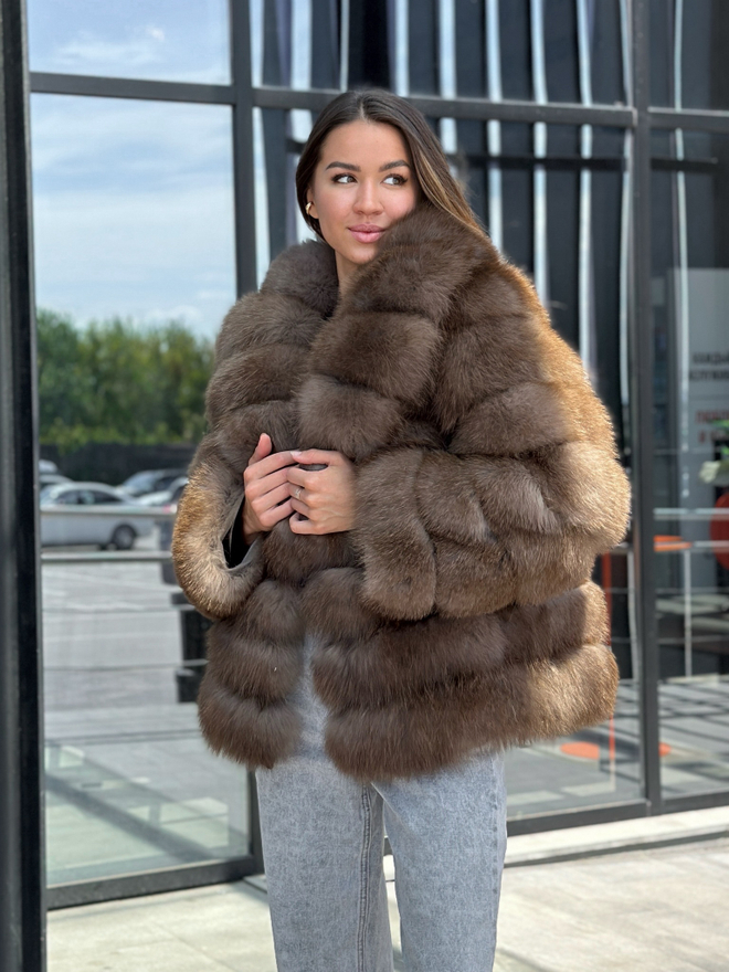 Шуба из меха финского песца под «куницу»  с английским воротником 60см