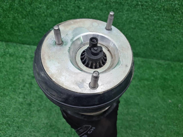 Стойка пневматическая левая Mercedes S W223 20-нв