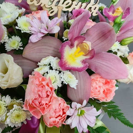 Композиция с розовыми орхидеями