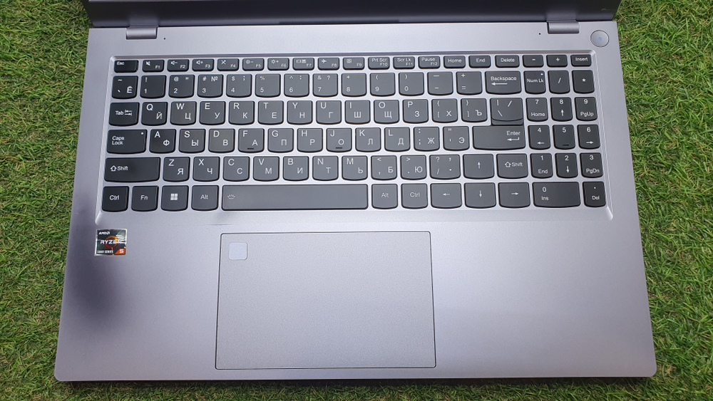 Ноутбук default string ryzen 5/16Gb/512Gb/FHD