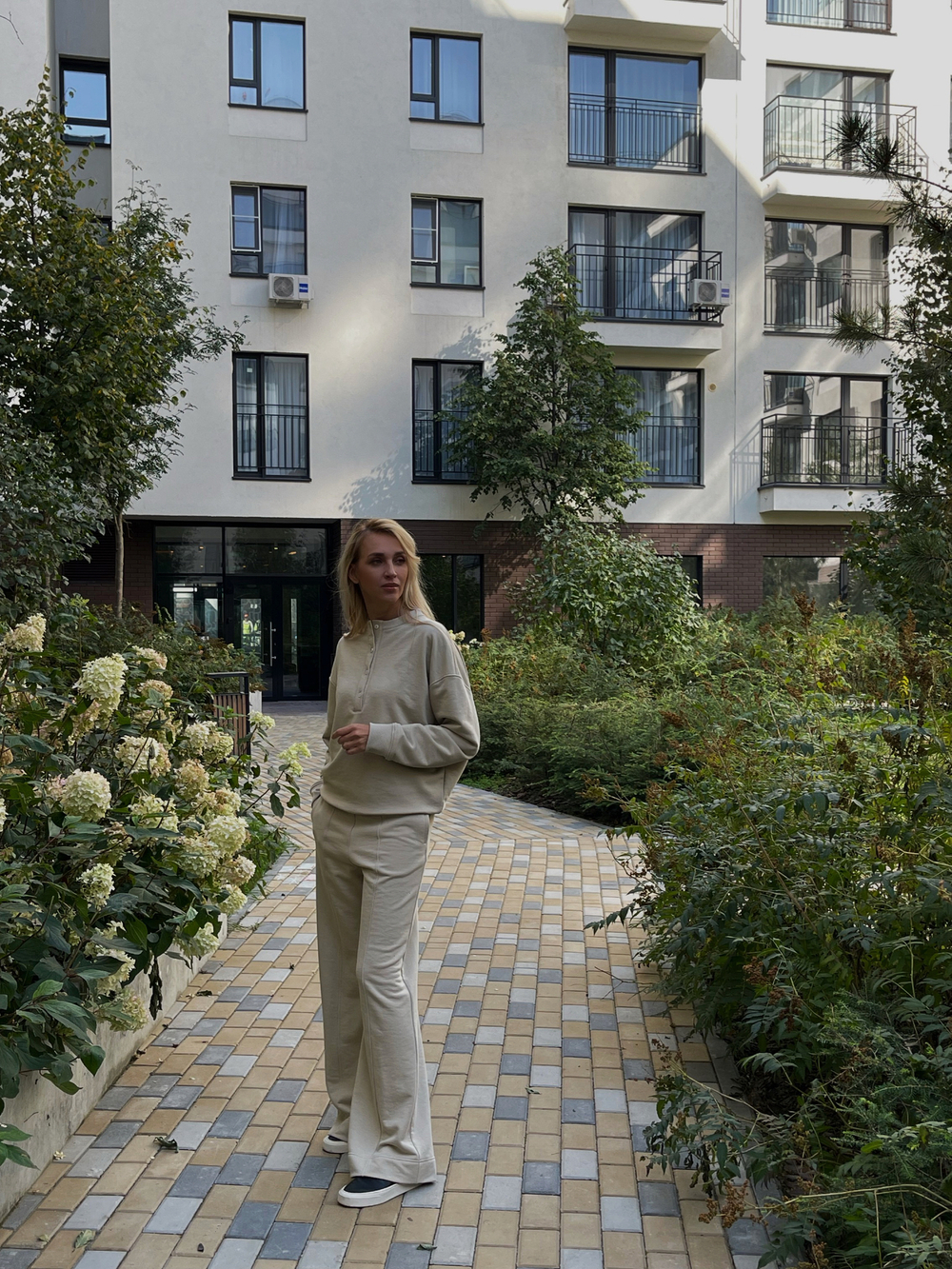 Костюм спортивный из футера песочный