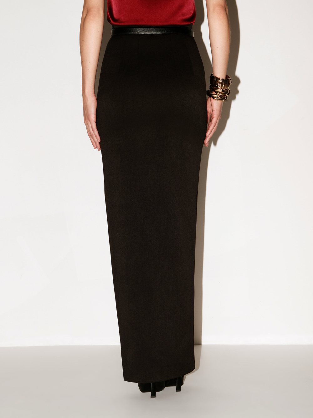 Юбка макси с разрезом спереди