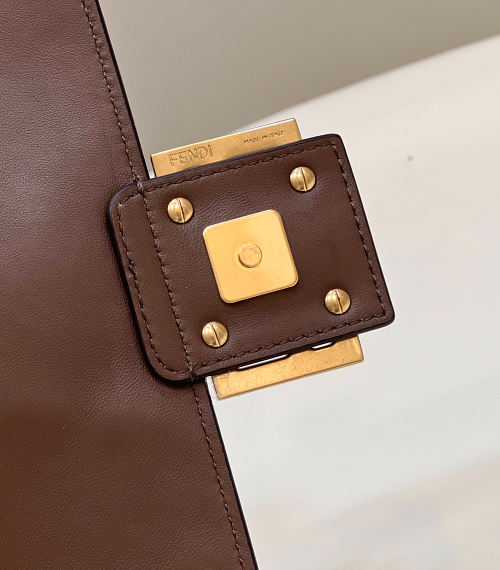 Fendi Baguette 27 cm