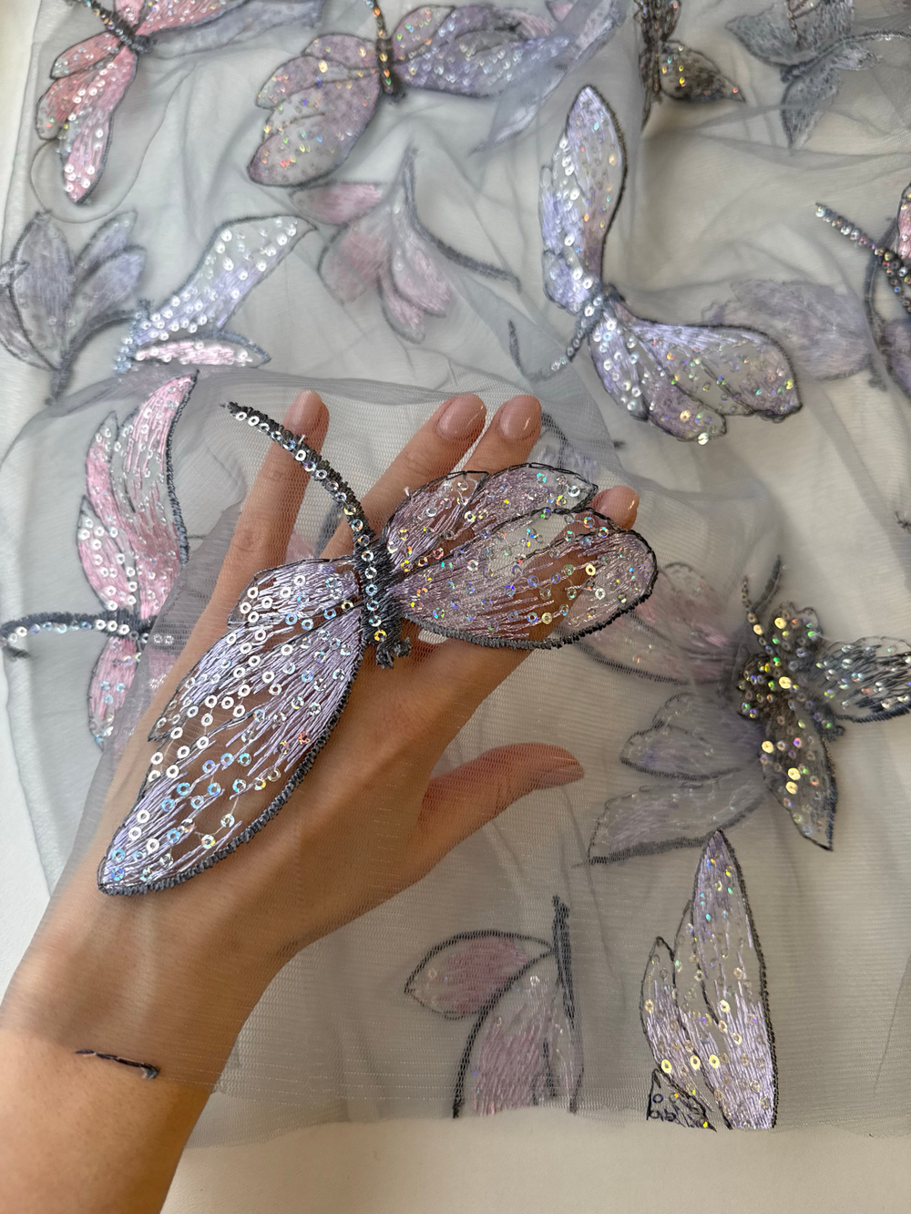 Фатин Стрекозы на серо-лиловом