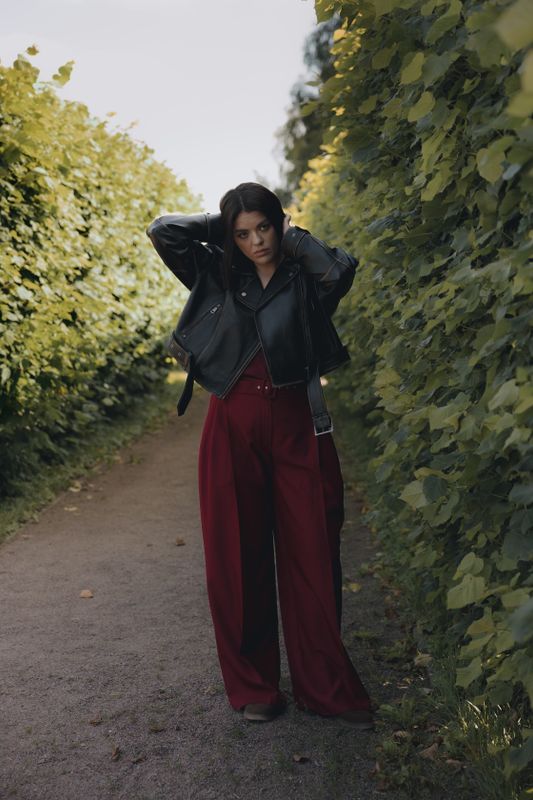 Брюки со стрелками; бордо