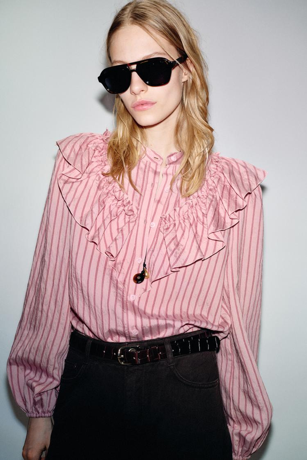 ZARA РУБАШКА В ПОЛОСКУ С ВОЛАНАМИ, РОЗОВЫЙ