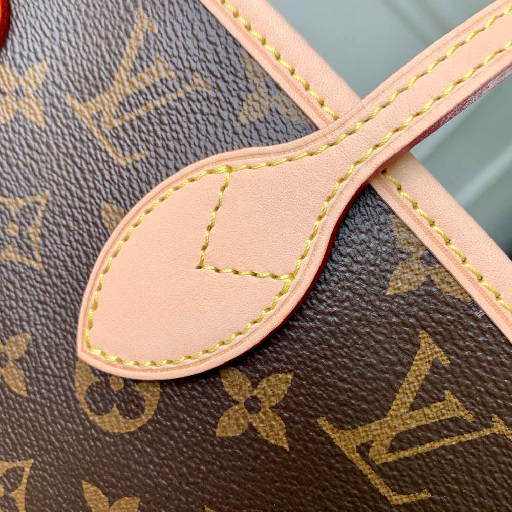 Louis Vuitton Neverfull Bandouliere Inside Out MM