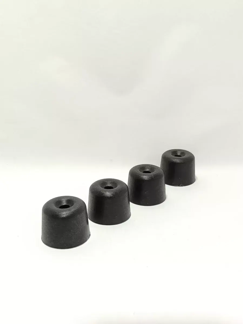 Мебельные ножки пластиковые для дивана шкафа и тумбочки