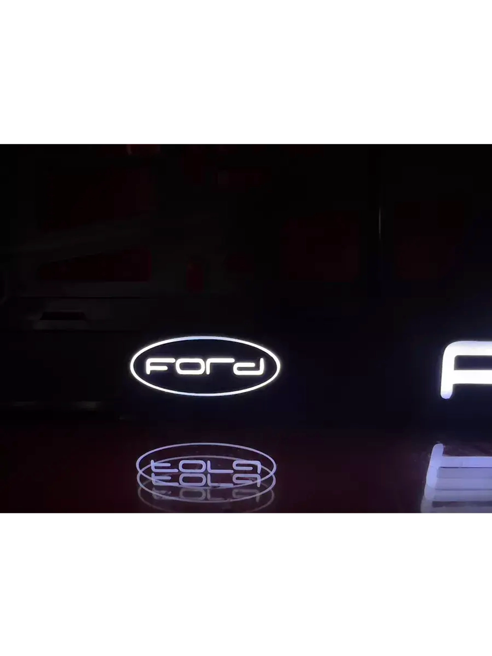 Рамка для номера с подсветкой. Ford.