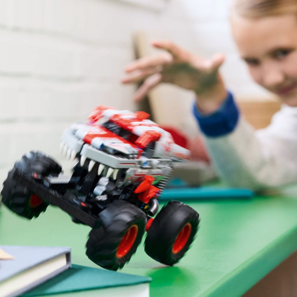 Конструктор LEGO Technic Monster Jam ThunderROARus 42200 с механизмом pull-back — фото 17