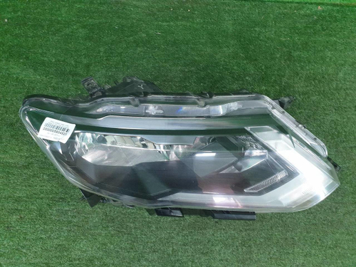 Фара правая Nissan X-Trail T32 (2017-2022) галоген