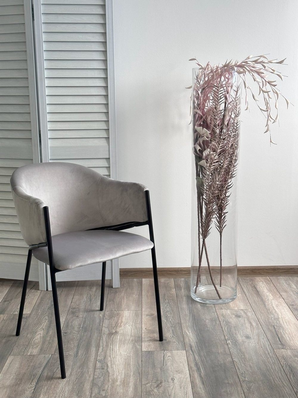 Стул М-City DISAUR Дилл, H-09 Светло-серый, Велюр, Черный каркас