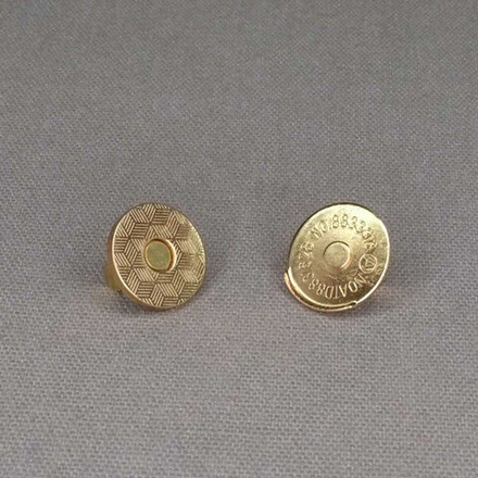 Кнопка магнитная золото
