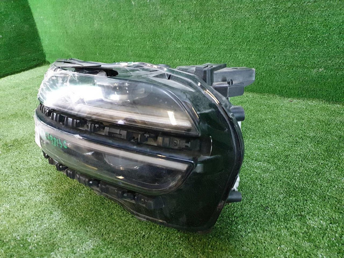 Битая Фара правая Genesis GV70 (2020-н.в.) LED