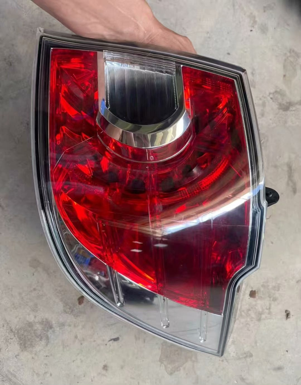 Задний фонарь Mazda 8 (оригинал,)