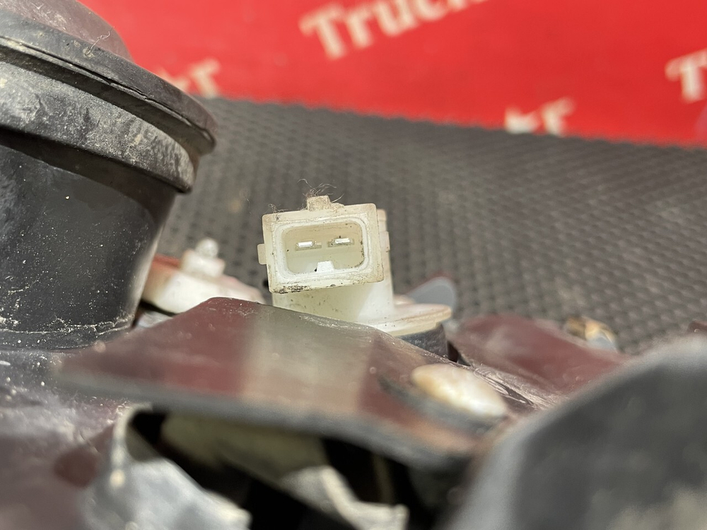 Фара передняя правая