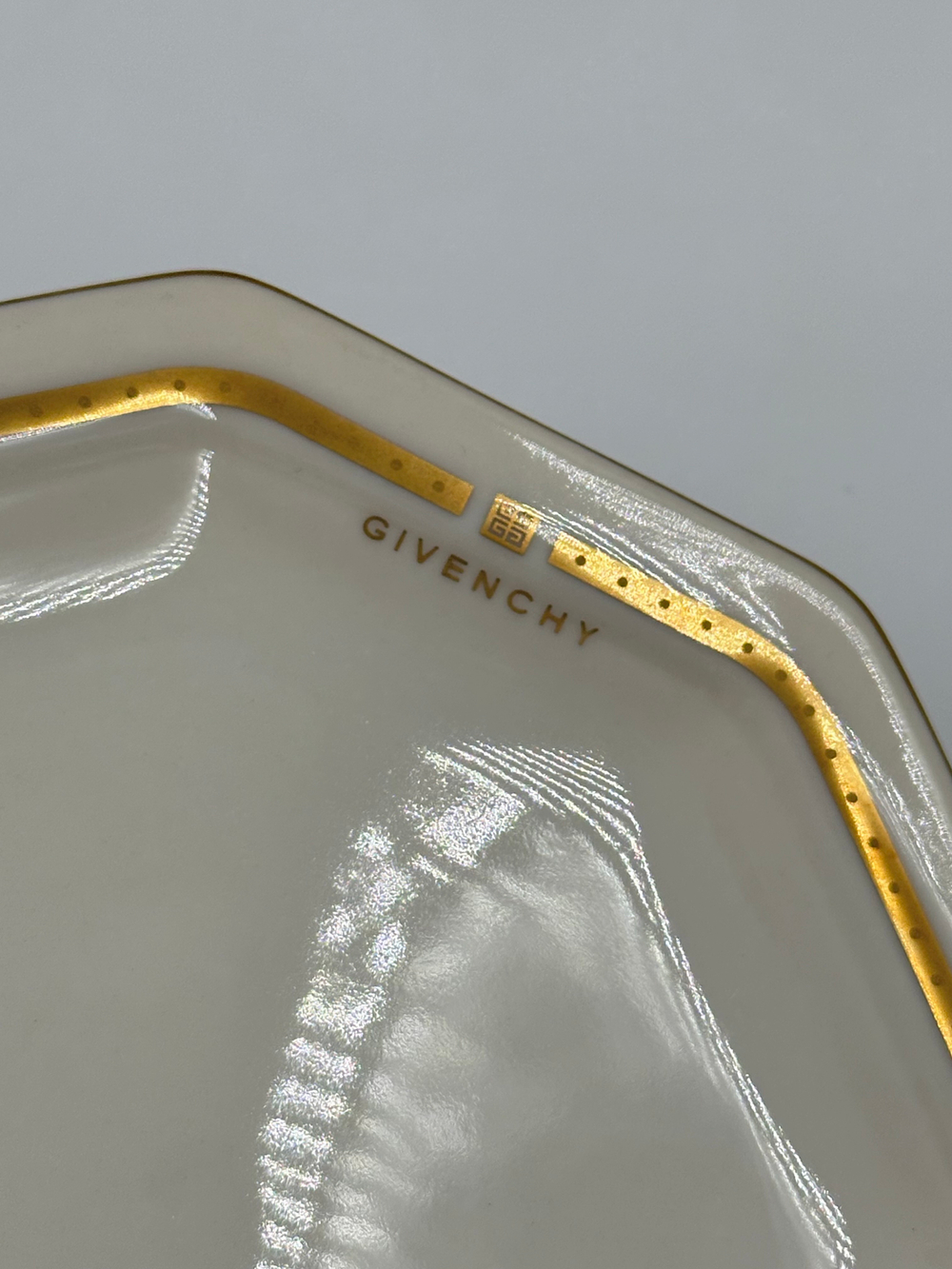 Блюдце Givenchy by Yamaka