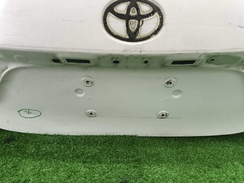 Крышка багажника Toyota Corolla 11 E160 (12-19)