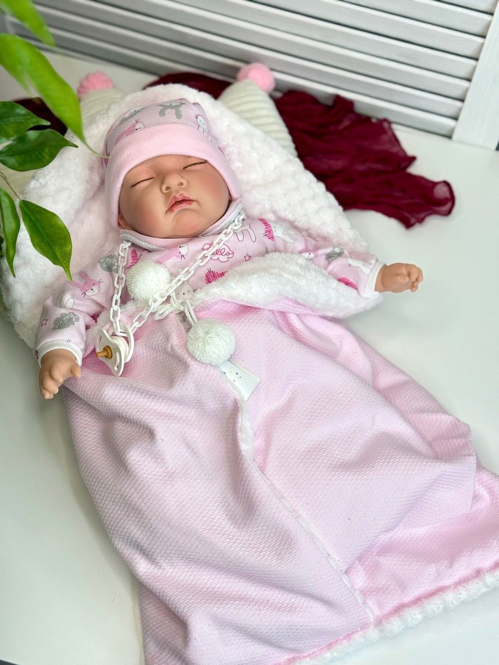 Кукла Nines 45см MI BEBITO с пледом в пакете (N7040K1)