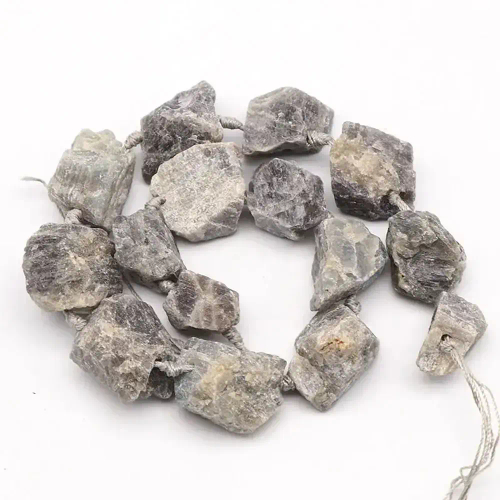 Лабрадор необработанные бусины 20-28 мм, на нитке 38 см