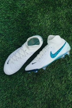 Бутсы Nike Phantom Luna 2 Elite FG - белый