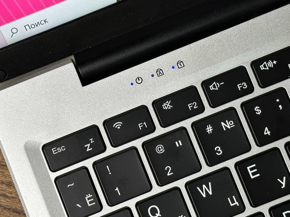 16" Ноутбук HIPER Workbook XU160 (2560x1600, Intel Celeron N5095, RAM 12ГБ,SSD 256ГБ, Intel UHD Graphics , Win 10Pro)