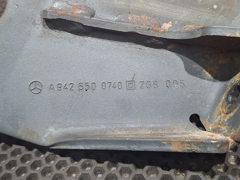 Кронштейн насоса подъема кабины