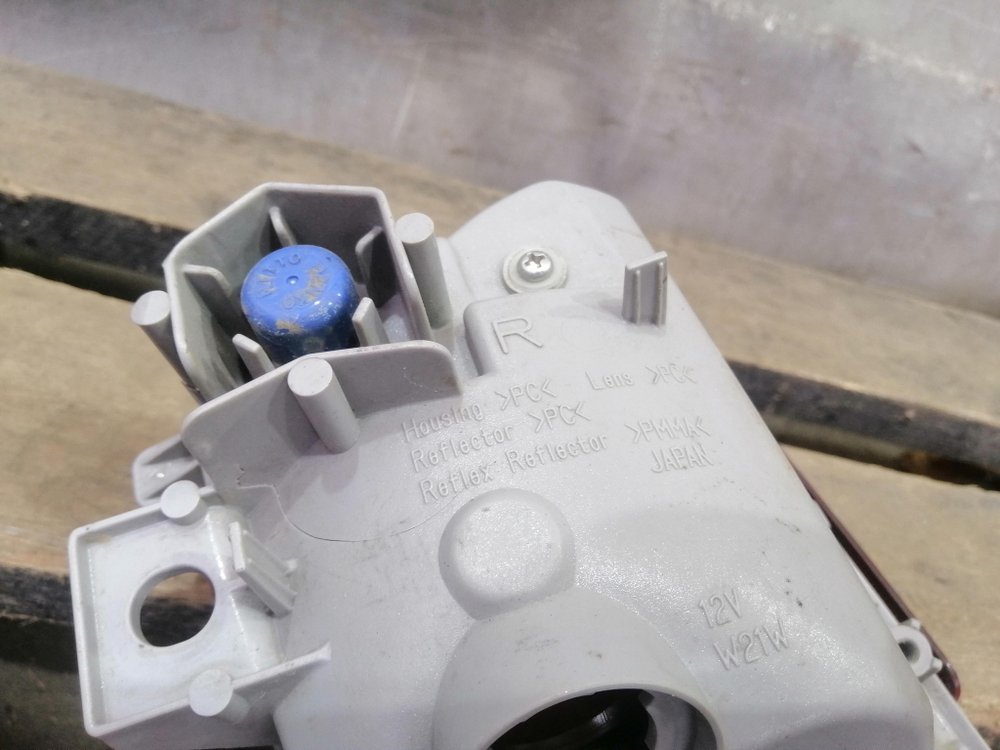 ПТФ задний правый Toyota Land Cruiser 200 15-21 Б/У Оригинал 8145760070