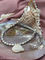 Колье из натурального перламутра с подвеской в форме ракушки