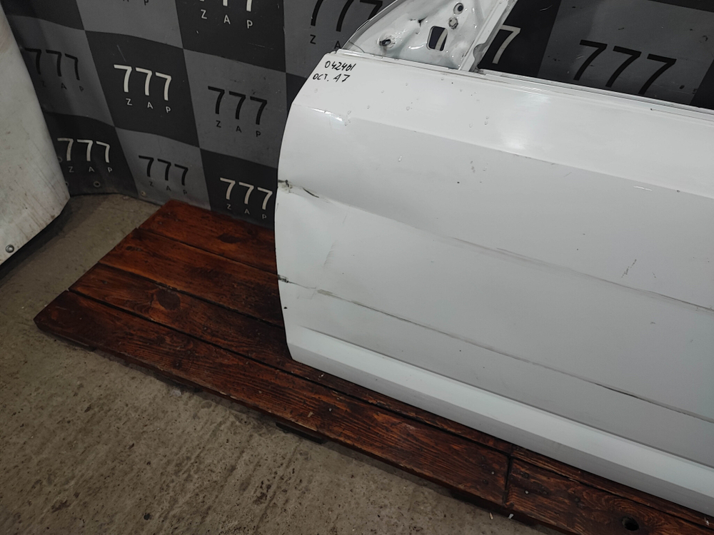 Дверь передняя левая Skoda Octavia 3 (A7) 13-20 Б/У Оригинал 5E0831055A