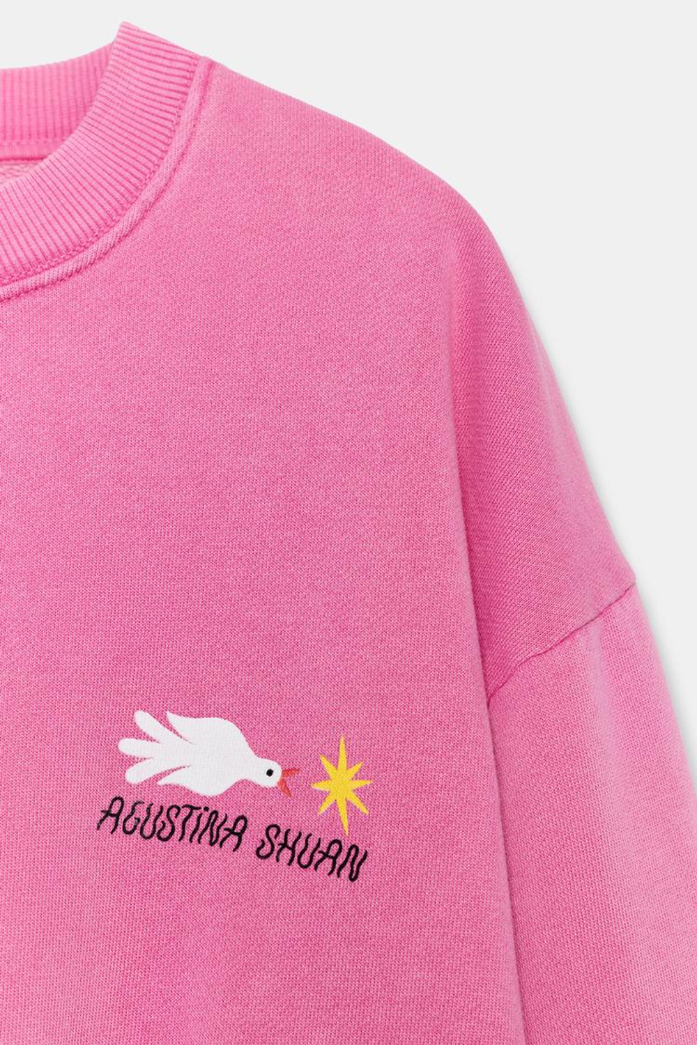 ZARA ТОЛСТОВКА OVERSIZE ИЗ ХЛОПКА С ЭФФЕКТОМ ПОТЕРТОСТИ И ПРИНТОМ AGUSTINA SHUAN, РОЗОВЫЙ