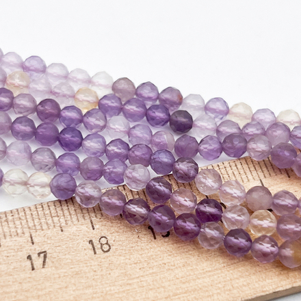 Аметист лавандовый+кварц граненый бусины, диаметр около 4,3-4,5 мм, цена за отрезок 19 см (1/2 нити)