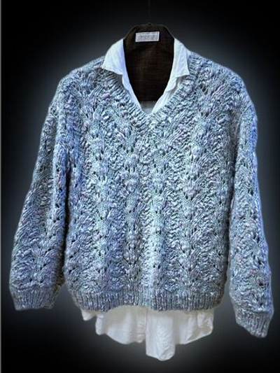 Вязаный свитер оверсайз с V вырезом Мореллино