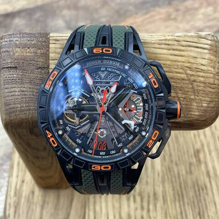 Часы Roger Dubuis