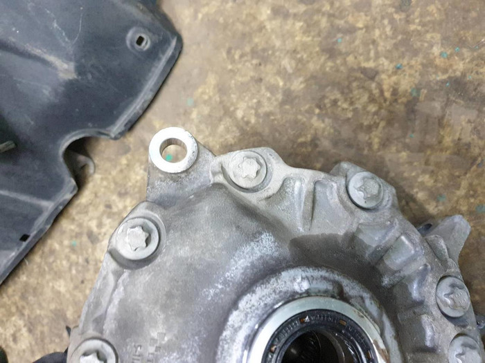 Редуктор передний Mercedes C w205 (2014-2023)