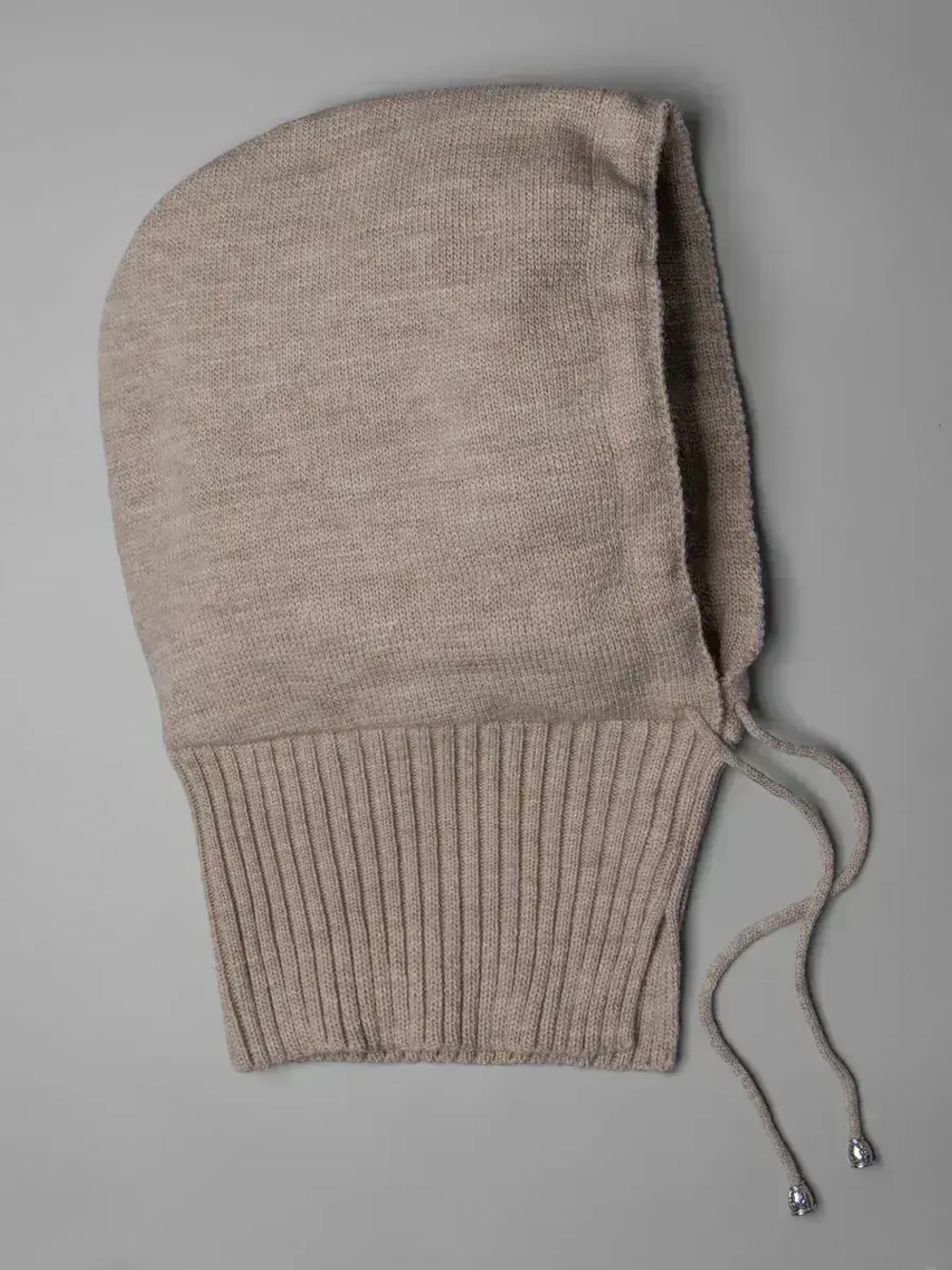 Капор женский вязаный бежевый